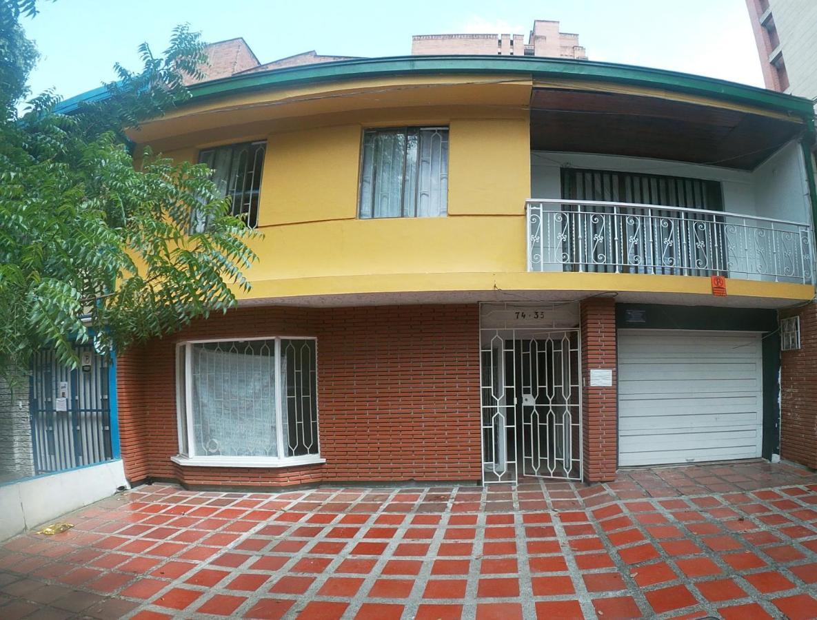 Le VI Hostal Medellín Dış mekan fotoğraf